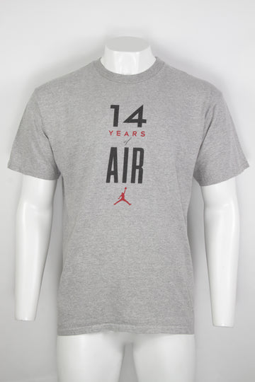 Vintage 1998 14 Years Air Jordan Sneakers T-shirt - L